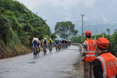 【云南】全力以赴 护航国际公路自行车赛 云南昭通公路局很拼