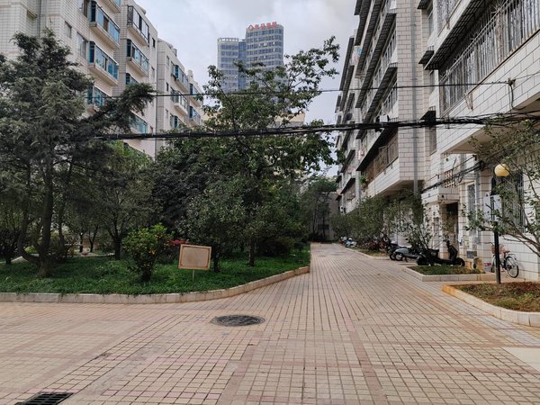 昆明官渡区和平村的交通中枢 云南省公路局小区