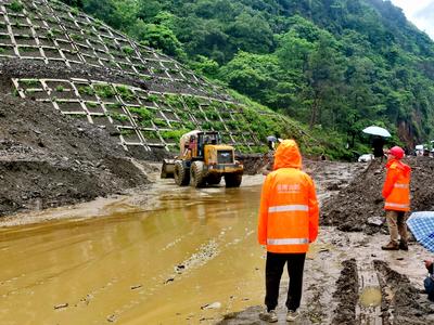 云南怒江 党建引领战水毁，抗汛保通担使命——云南省公路局全力守护交通生命线