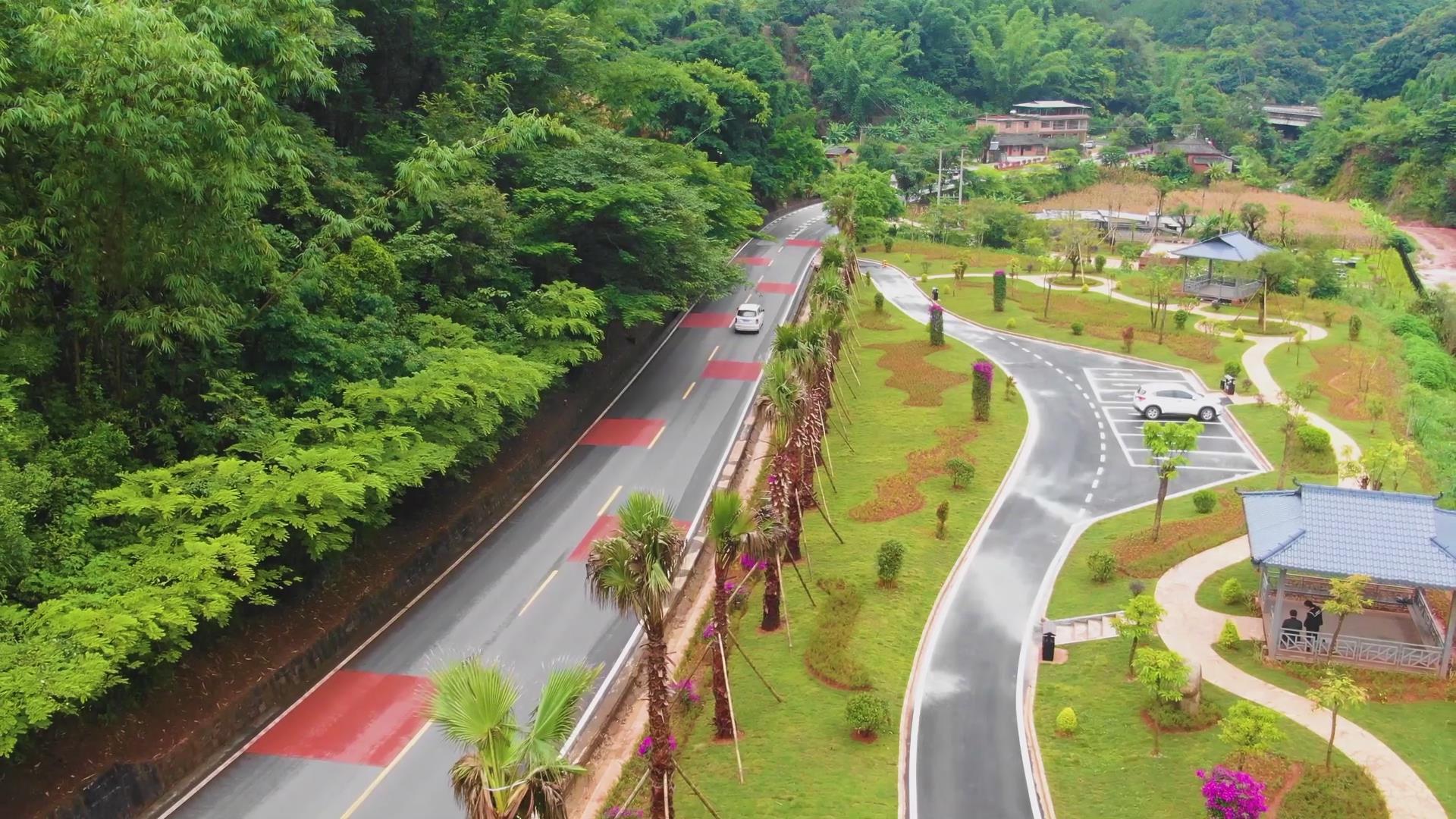 点上增色 线上添彩 面上提质——云南普洱公路局以绿为底向美而行